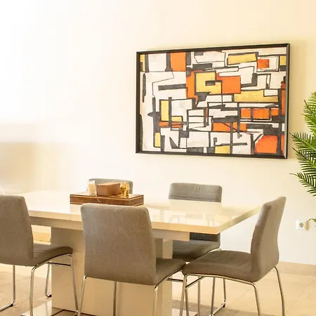 Bajo Encantador Y Familiar En Benahavis Apartamento *