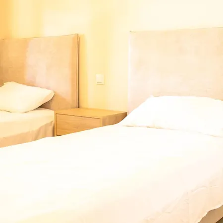 Apartamento Bajo Encantador Y Familiar En Benahavis