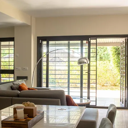Bajo Encantador Y Familiar En Benahavis Apartamento Estepona