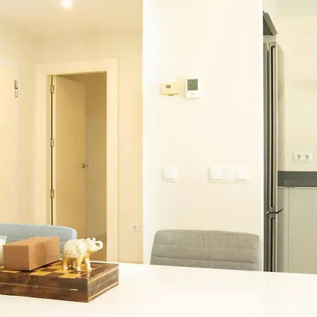 Bajo Encantador Y Familiar En Benahavis Apartamento *