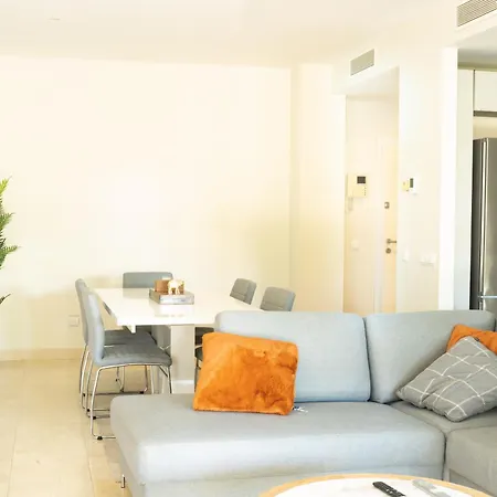 Apartamento Bajo Encantador Y Familiar En Benahavis *